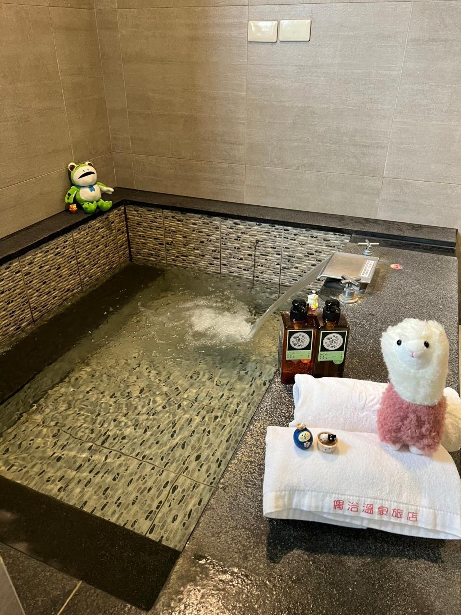 Tan Chi Hotspring Bed & Breakfast Jiaoxi Bagian luar foto